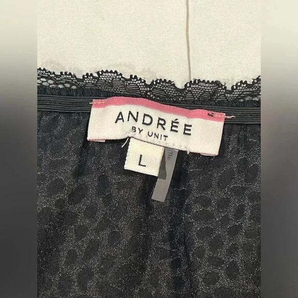 Dressy tank camisole, black on black leopard print. Lace detail at bust. Sz L - Picture 7 of 9